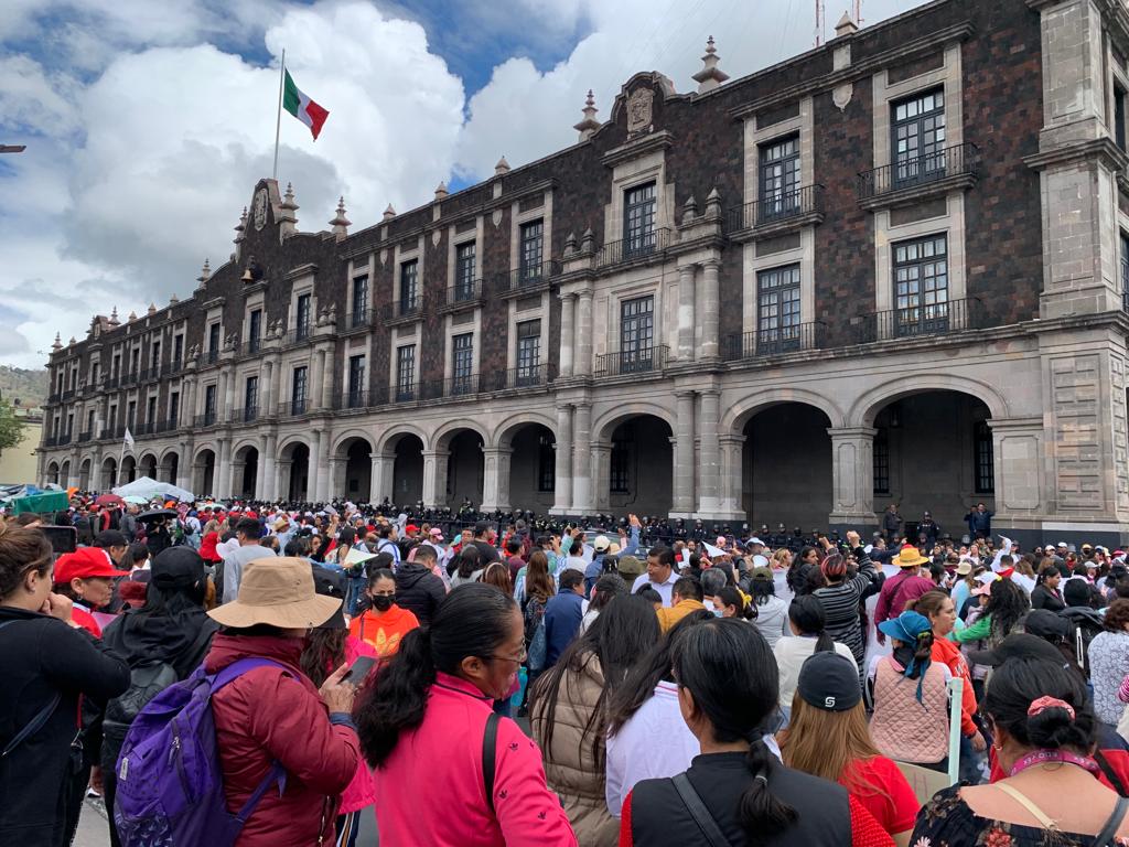 Maestros del SMSEM arman bloqueos para exigir pago de colaterales; GEM promete que depositará y líder sindical pide&nbsp;paciencia