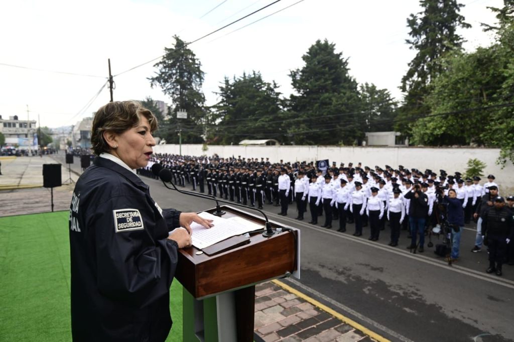 «Estamos para servir al pueblo» precisó Delfina Gómez gobernadora del Edomex al pasar revista a fuerzas de&nbsp;seguridad
