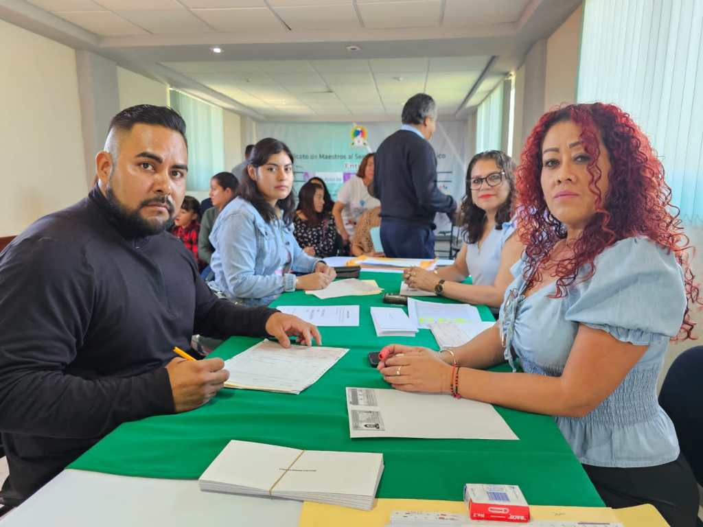 Respaldo económico y en especie a 1,800 maestros del&nbsp;SMSEM