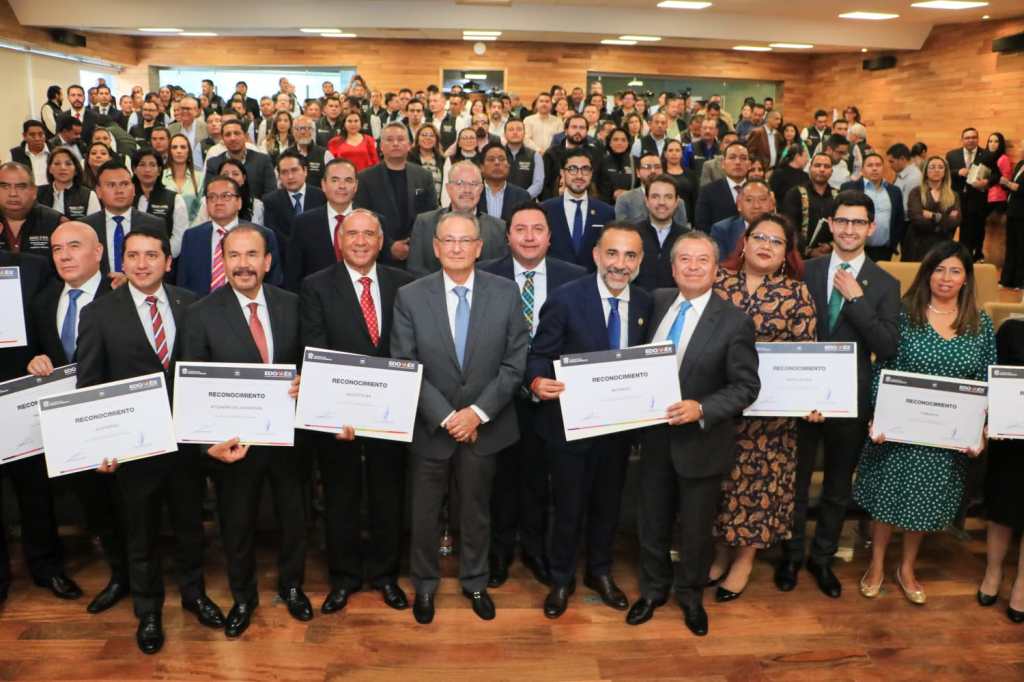 Reconocen desempeño de Fernando Flores al frente de la administración de&nbsp;Metepec