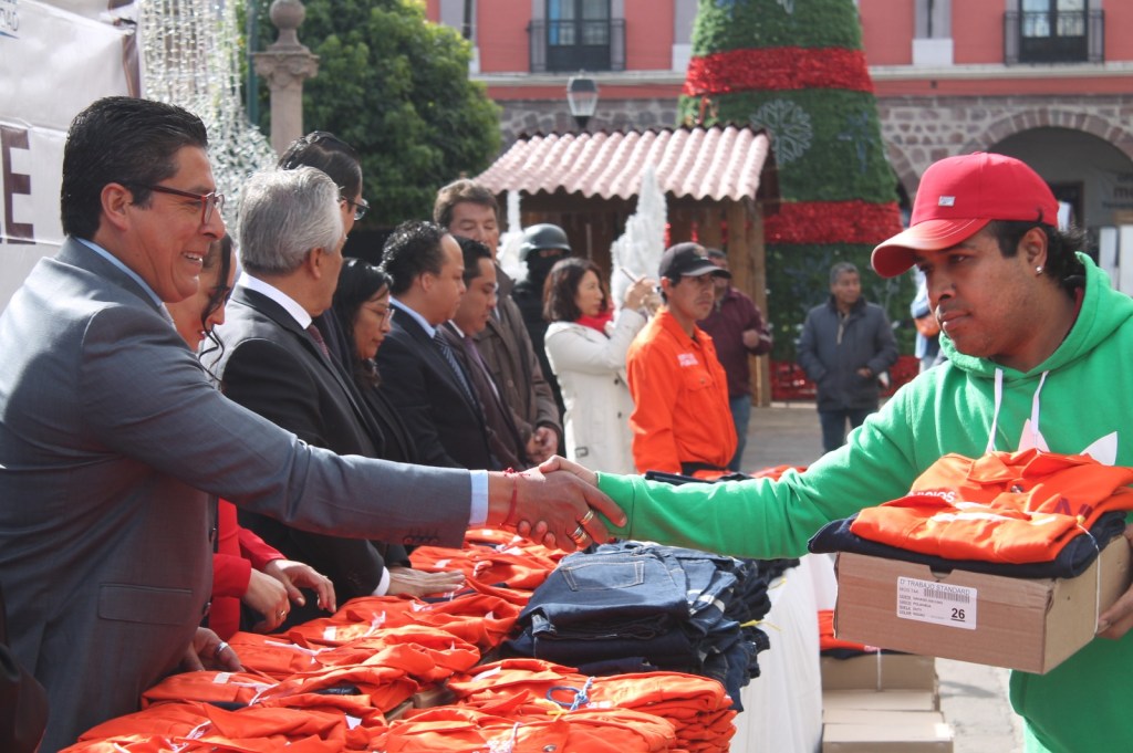 Personal de Servicios Públicos de Tenango del Valle arranca año con uniformes&nbsp;nuevos