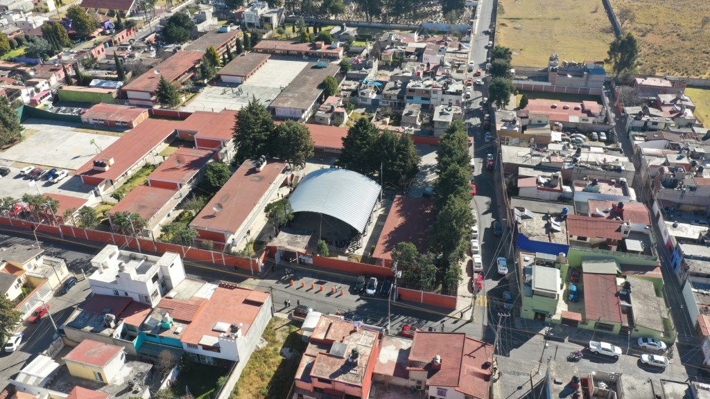 Alcalde de Metepec habilita en secundaria «Rosario Castellanos» otro&nbsp;arcotecho