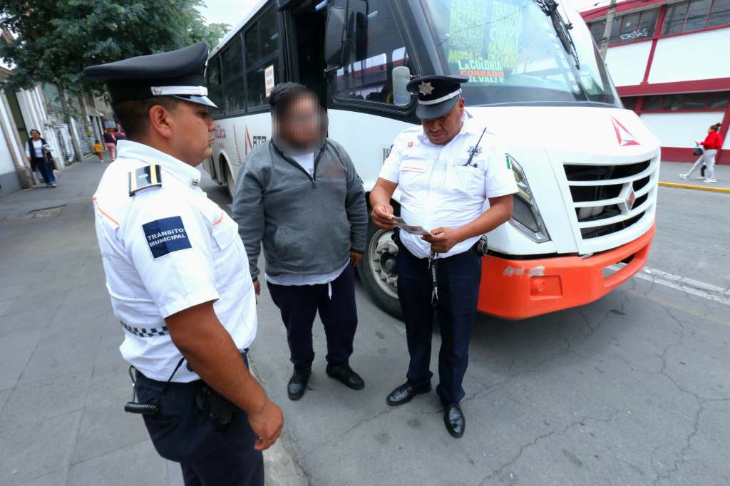 Alcalde de Toluca pone el ojo en el transporte público