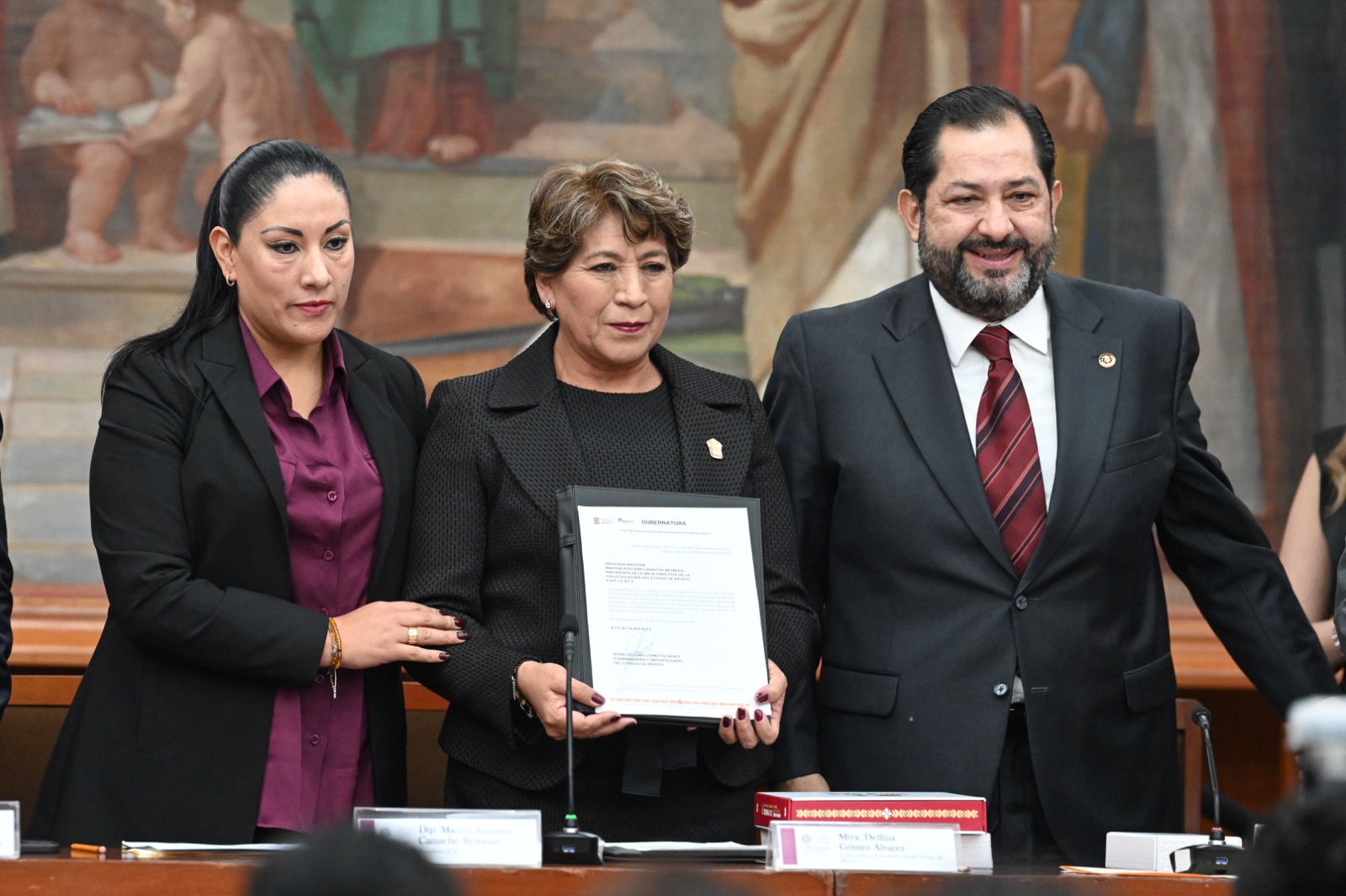 Gobernadora Delfina Gómez entrega Segundo Informe de Labores a Congreso mexiquense