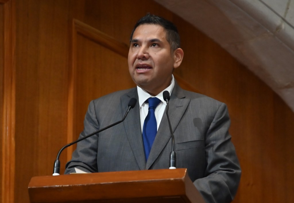 Eduardo Zarzosa propone que licencias a taxis se otorguen por 3&nbsp;años