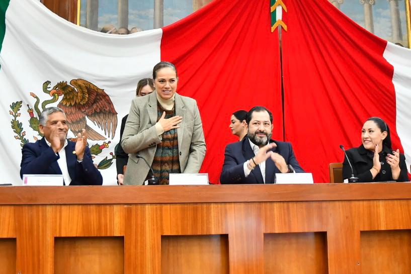 Presentan obra literaria ‘Juana Inés de Asbaje y Ramírez, Pasión Disruptiva’ de Sixto Moya