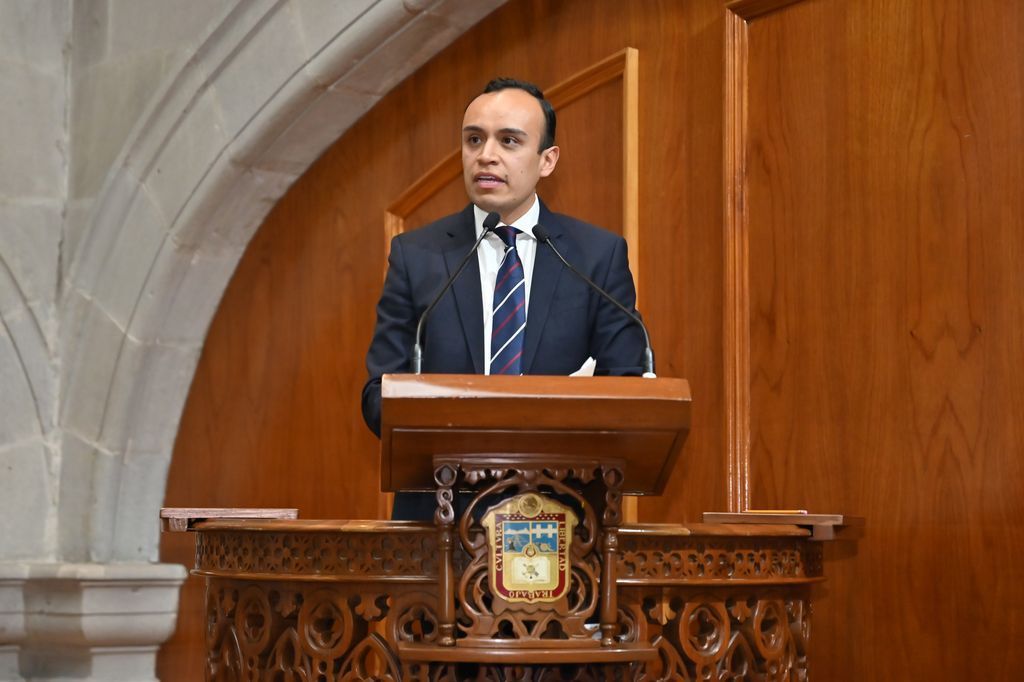 Samuel Hernández vuelve al Congreso; impulsará reformas para garantizar agua justa y vivienda digna