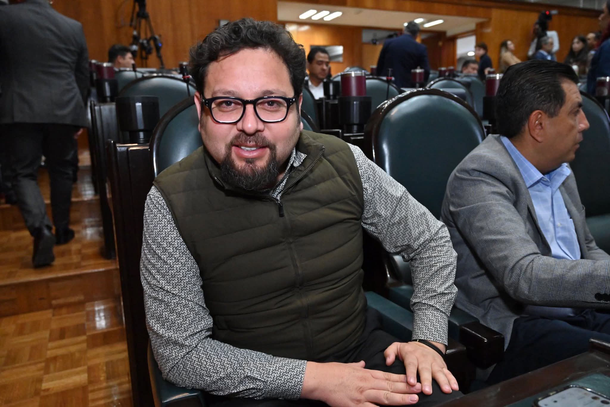El legislador Valentín Martínez impulsa salida de adeudos históricos de municipios con la CFE