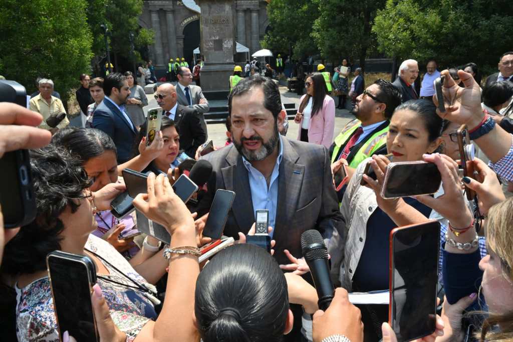 Descarta Francisco Vázquez prohibiciones a gallos y toros en la nueva Ley de Bienestar&nbsp;Animal